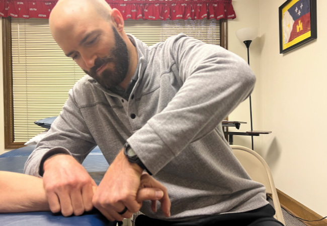 Carpal tunnel syndrome with physical therapy